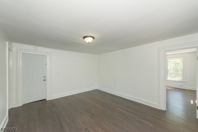 Building Photo - 54 Spruce St