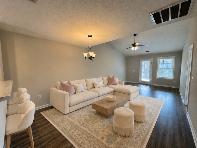 Building Photo - 547 Deerchase Ct