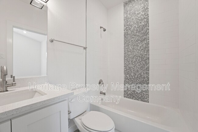 Building Photo - 212 Cooper St