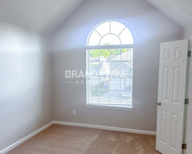 Building Photo - 6522 Dekeon Dr