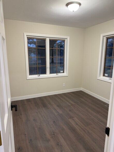 Building Photo - 5500 Vagabond Ln N