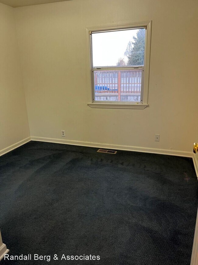 Building Photo - 2 br, 2 bath House - 10617 3rd Avenue SW