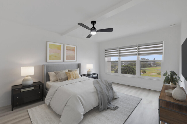Building Photo - 3050 N Palm Aire Dr