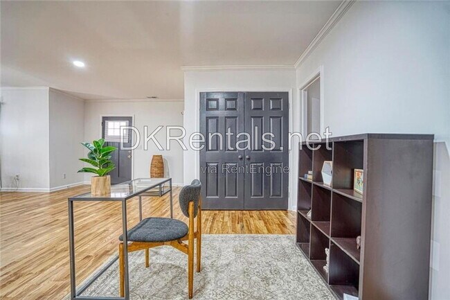 Building Photo - 2230 Beecher Cir SW