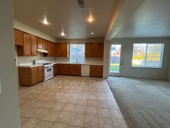 Building Photo - 1497 Pleasant Ct