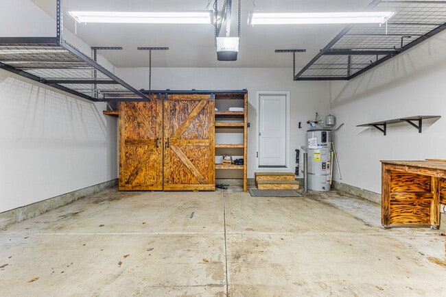 Building Photo - 856 Bear Creek Dr