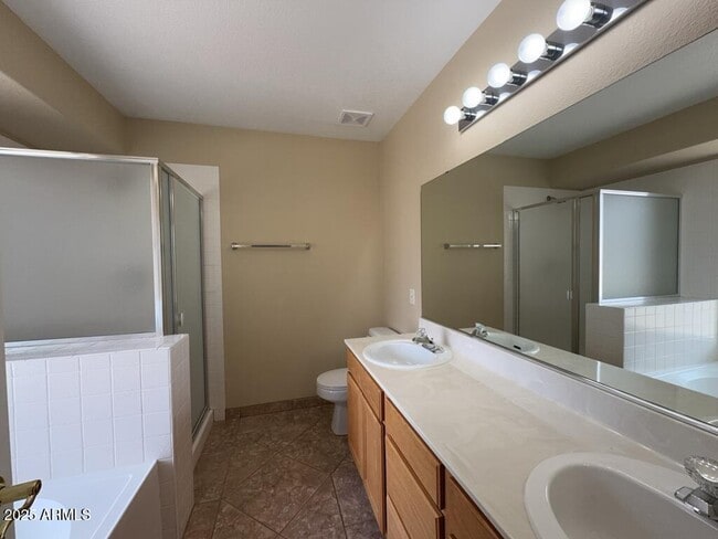 Building Photo - 3451 Plaza Candida