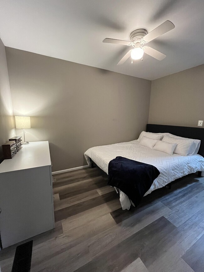 Building Photo - 618 Dogwood Dr