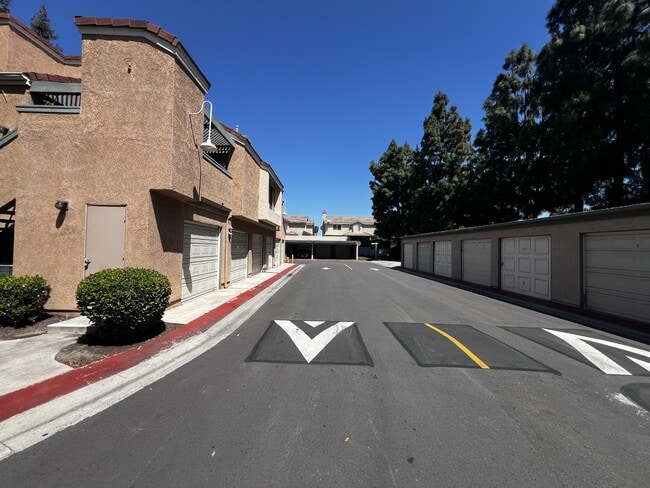 Building Photo - 3597 W Greentree Cir