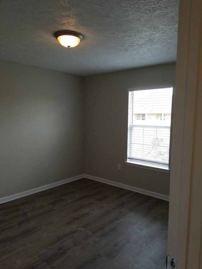 Building Photo - 2915 Cedars Crossing