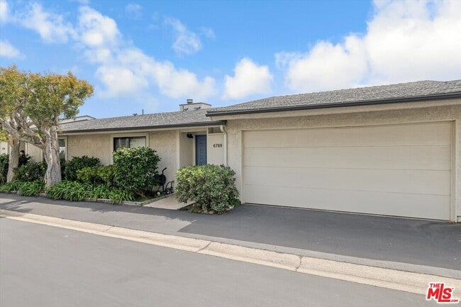 Building Photo - 6789 Shearwater Ln