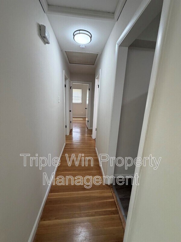 Building Photo - 185 St Eugene Ln