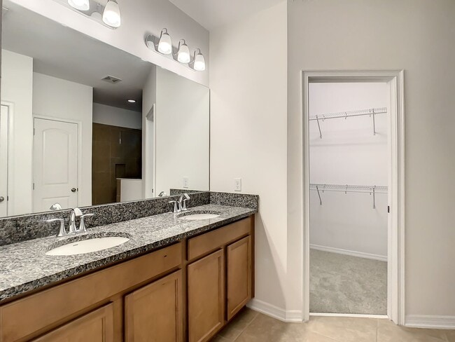 Building Photo - 5 Bedroom at Windstone at Heart of Winderm...