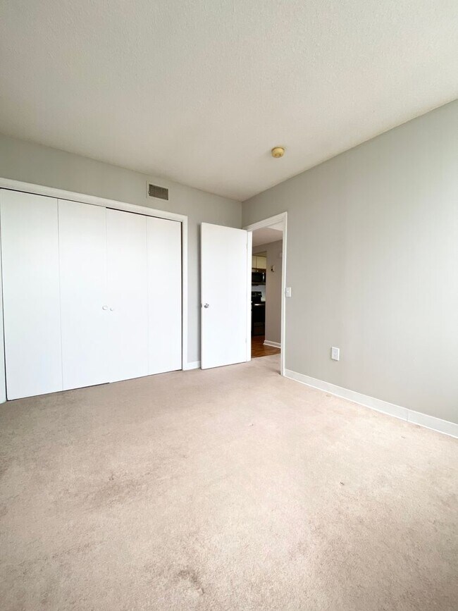 Building Photo - wh604