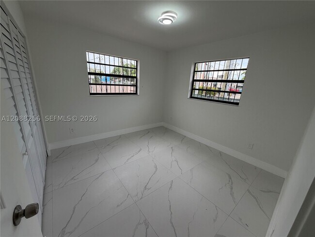 Building Photo - 595 E 8th St