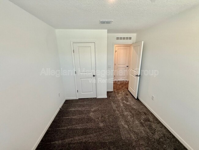 Building Photo - 1622 Fan Palm Dr