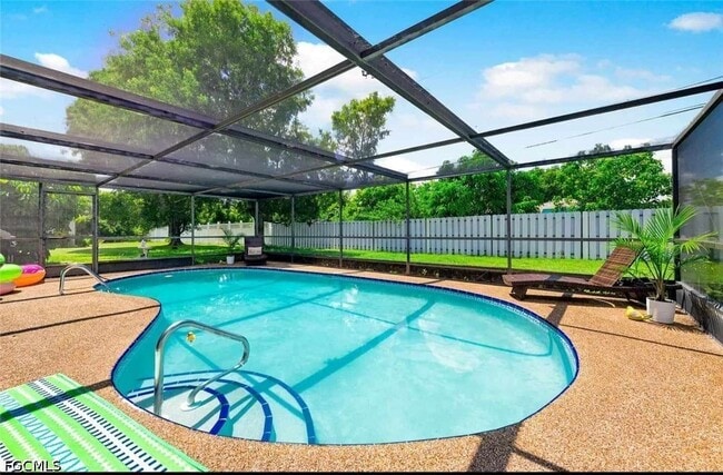 Building Photo - 2206 SE 4th St