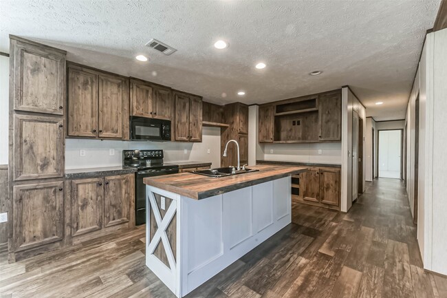 Building Photo - 1566 County Rd 610