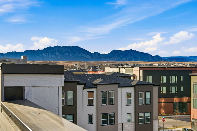 Building Photo - 2272 Old Rail Wy