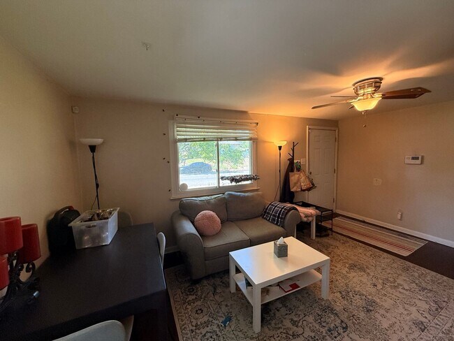 Building Photo - Spacious South Denver Home Near DU, Wash Park & Light Rail!!!