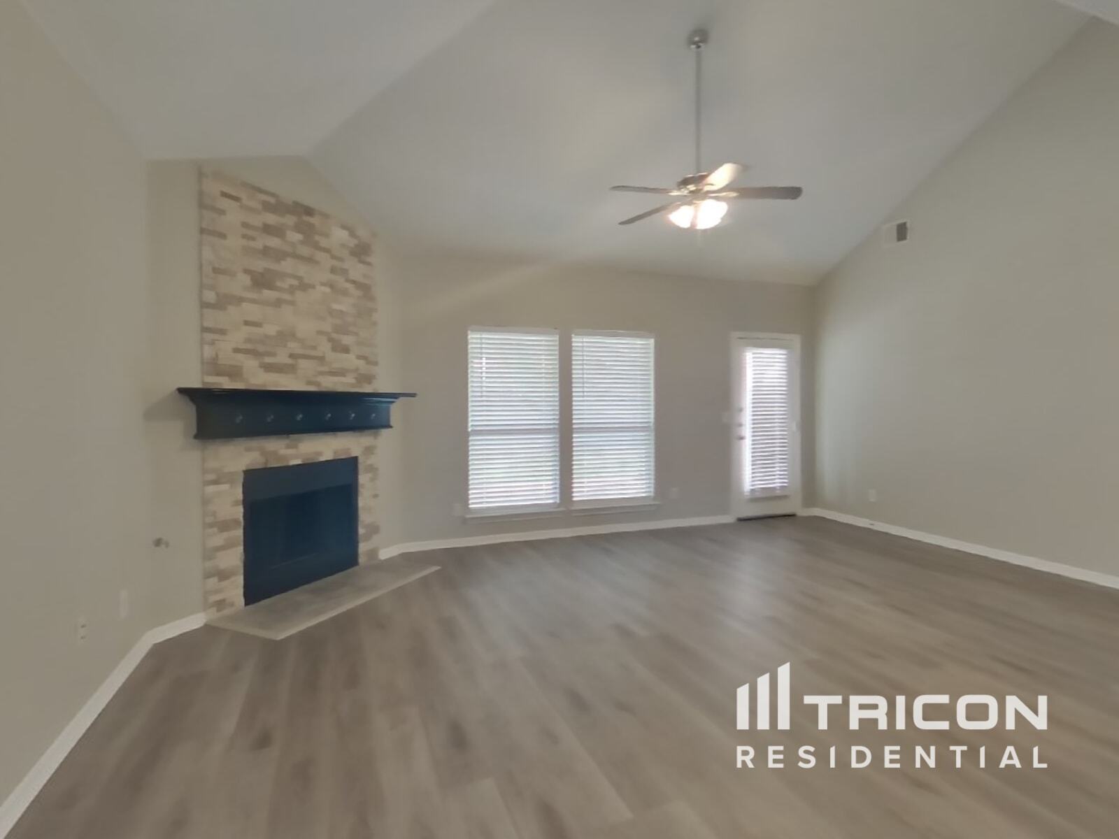 Building Photo - 511 Wolf Dr