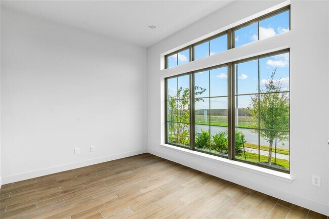 Building Photo - 639 Bay Breeze Dr
