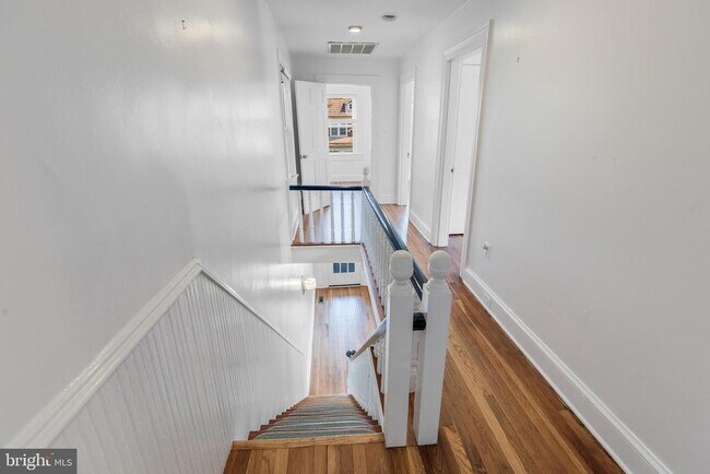 Building Photo - 4226 Ellicott St NW