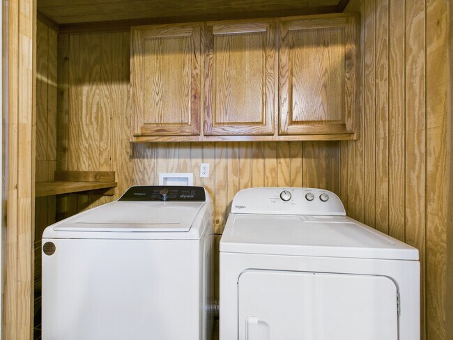 Building Photo - 5822 Leonard Rd