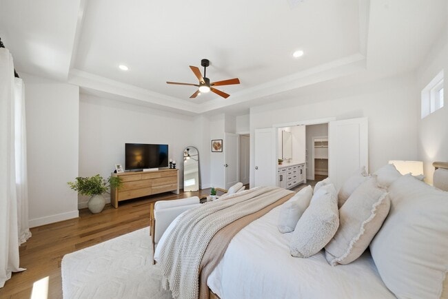 Building Photo - 1807 Bingham St