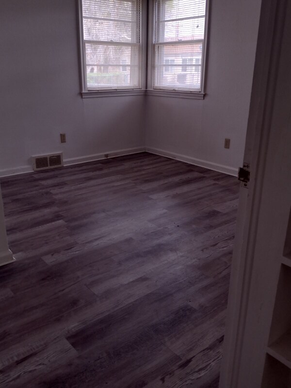 Building Photo - 318 S White Ave