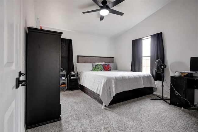 Building Photo - 2820 Dalewood Pl