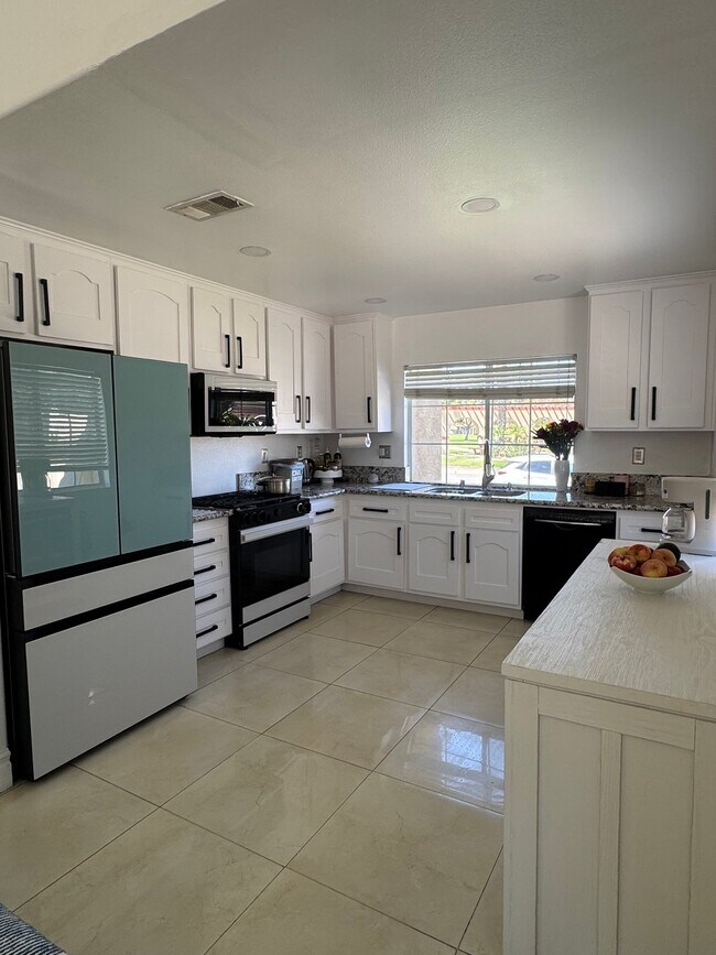 Building Photo - 4203 Papago St