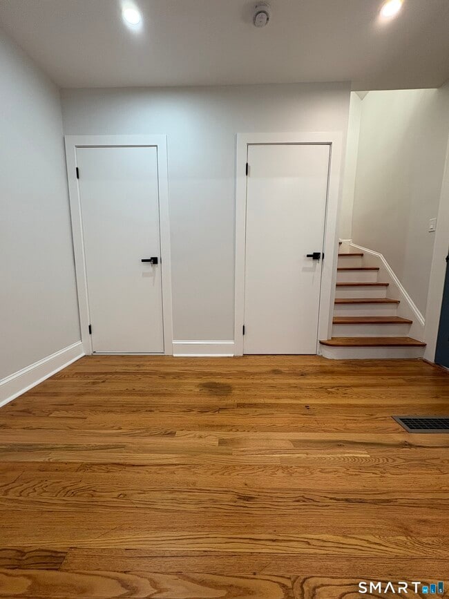 Building Photo - 172 Swanson Ave