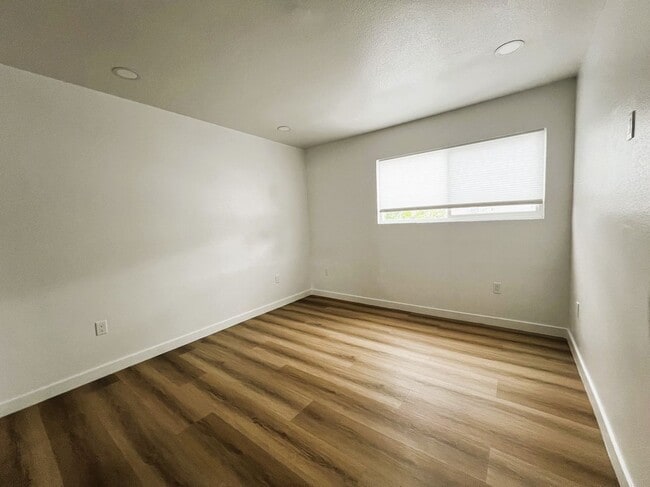 Building Photo - 13811 La Pat Pl