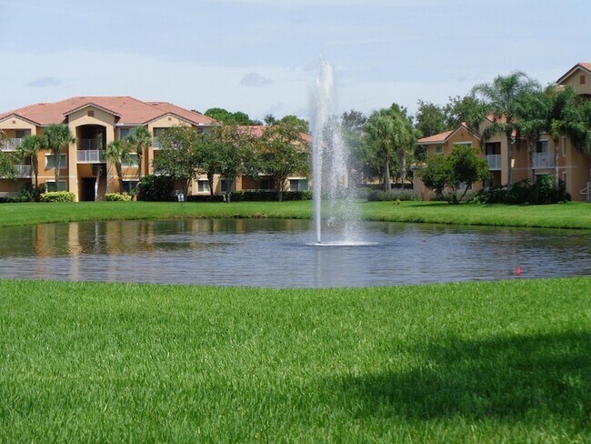 Building Photo - 191 SW Palm Dr