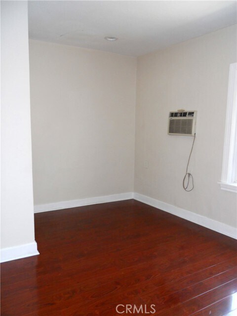 Building Photo - 818 E Valley Blvd