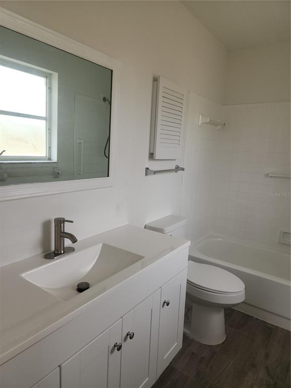 Building Photo - 1140 Queen Rd