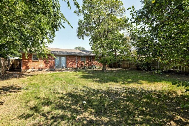 Building Photo - 1117 S Howard Ave