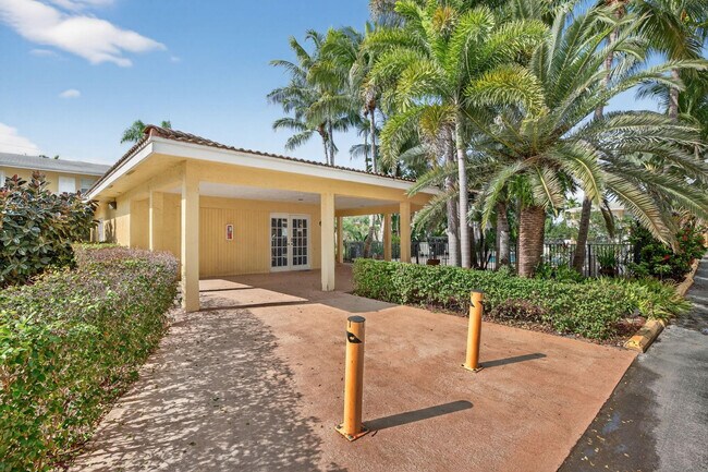 Building Photo - 4051 NE 13th Ave