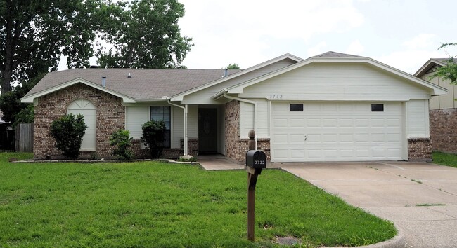 Primary Photo - 3 Bed 2 Bath in Fort Worth