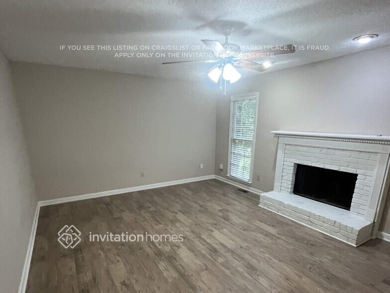 Building Photo - 611 Willow Ridge Dr NE