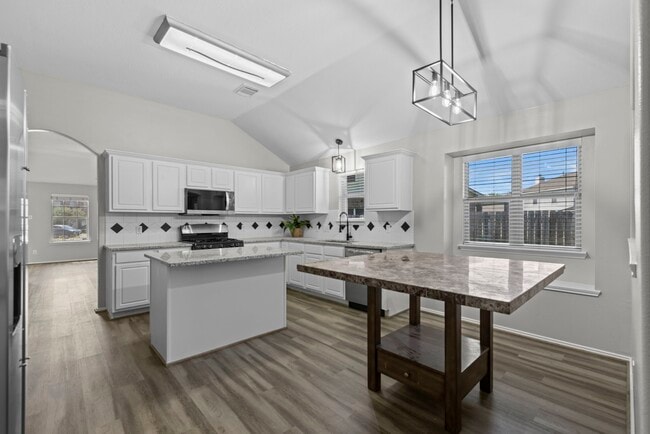 Building Photo - 9606 Babbling Spring Ct