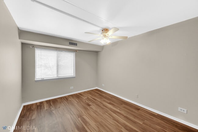 Building Photo - 6340 Americana Dr