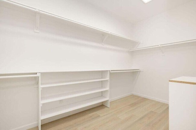 Building Photo - 836 Mira Grande