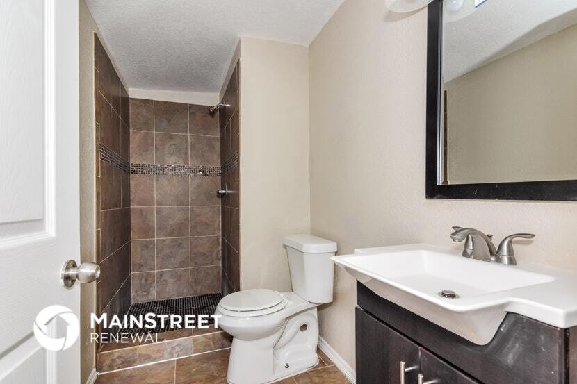 Building Photo - 2184 Colonial Ave