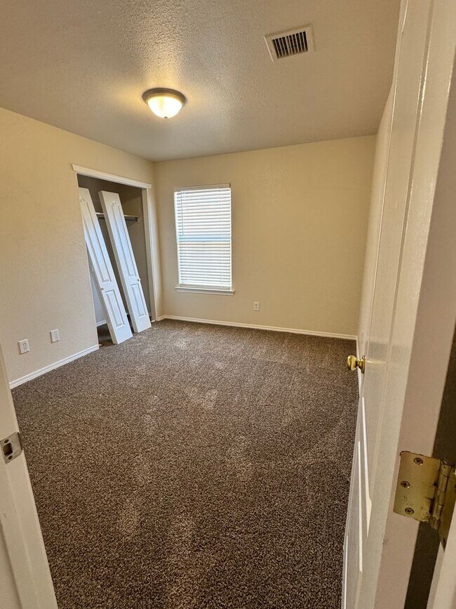 Building Photo - 1326 Magoffin Pl
