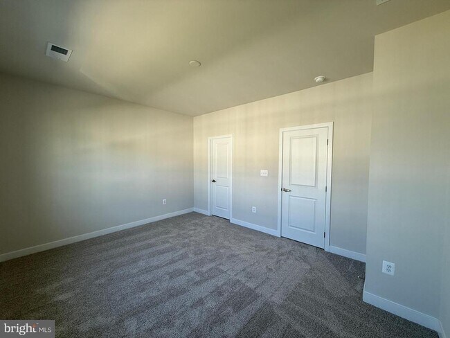 Building Photo - 4929 DUNHAVEN Dr