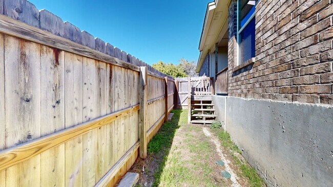 Building Photo - Amazing Duplex in Harker Heights with stained concrete flooring!
