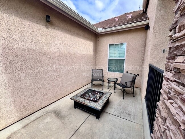 Building Photo - 1030 E Royal Dornoch Ave