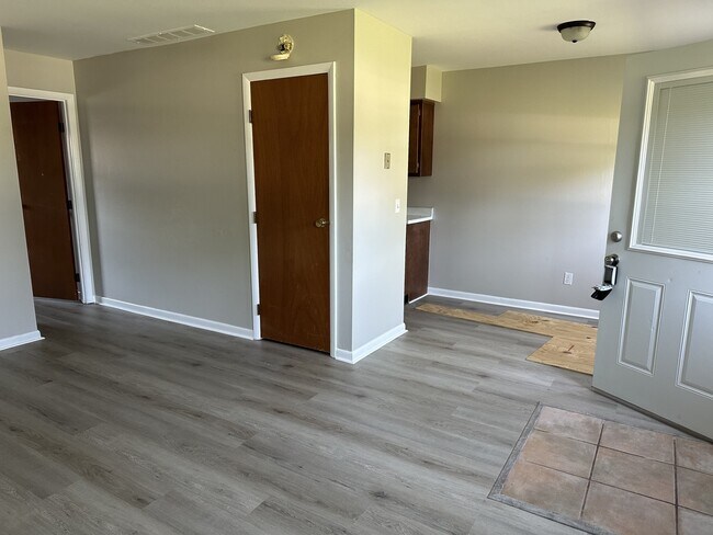 Building Photo - 720 Pool Ave